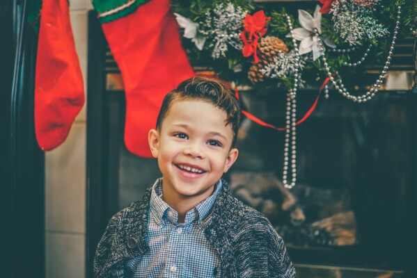 Cultivating Gratitude in Kids: 7 Unbeatables Ways Beyond Material Gifts this Christmas